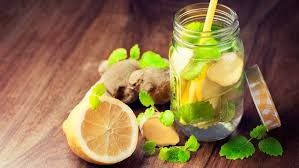 Eau au citron, gingembre et menthe